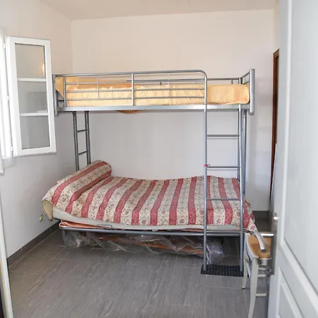 Apartment Rez-de-villa 3 *